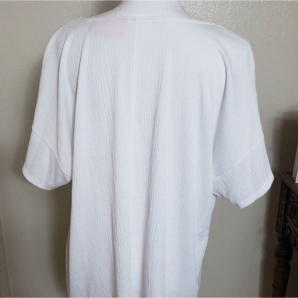 Long white blouse  - Picture 3 of 5